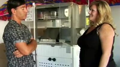 Chunky MILF Loves the Meat