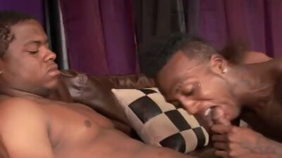 Black Gay Bottom Gives Hot Oral