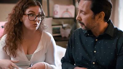 Leana Lovings finds a way to make Tommy Pistol go into her bedroom