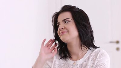 Barely legal vixen oralled before passionate penetration