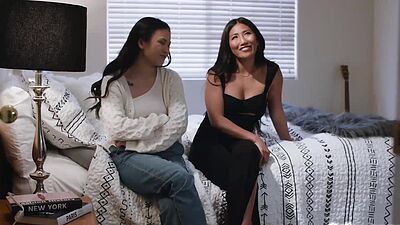 Lulu Chu happy to oblige and invites Jennie inside for a tour