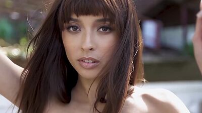 Stunning Latina MILF model Steph shows perfedct tits while posing outdoor