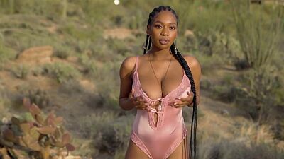 Big tits ebony teen model posing outdoor and babe exposed her stunning body