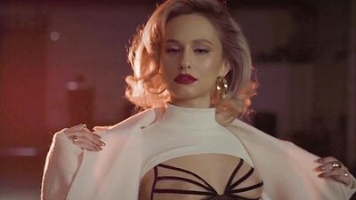 Big round ass MILF blonde Polina striptease for Playboy in a convertible