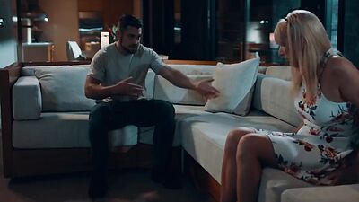 Mature TS rims her barebacking BF before gets nailed