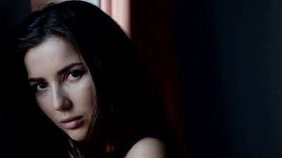 Perfect Ukrainian MILF babe Marina Nelson exposes her flawless body