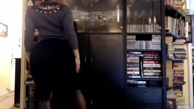 BIG ASS MATURE MOM FUCKS ON CAMS