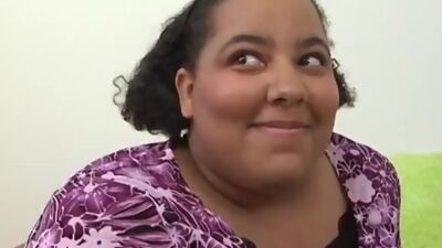 Hefty Taylor Spreads For a Cock