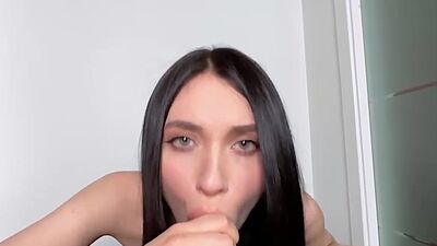 Fitness Trainer Fucked a Cute Girl in the Locker Room