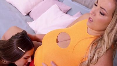 MILF dyke seduces petite lez slut while fingering hard