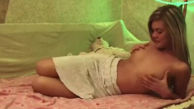 Making my naughty GF feel orgasm scene 1