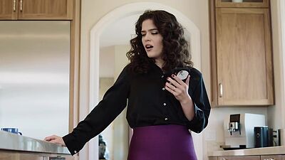 Victoria Voxxx decides to have sex with the companys IT rep