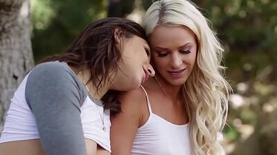 19yo babe watches a girl masturbate outdoor and asslicks her