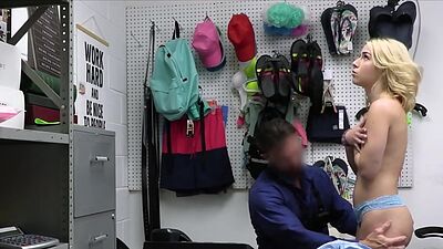 Mall cop hammering tight Latina pussy on his desk