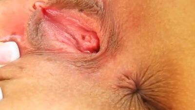 Watch this solo girl Cindy Hope masturbating on Give Me Pin