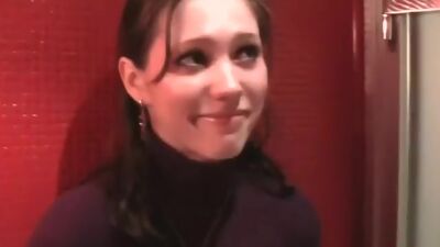 Stunning young girl in real live porn