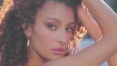 Flexible ebony Nigerian muse Kyrah Me Lena painting her tight upper body