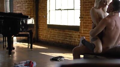 Seducing stepdad fucks stepdaughter in wet pussy hole