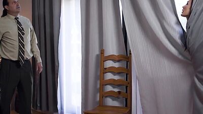 Sexy MILF lady enjoys fucking hardcore in wet pussy hole