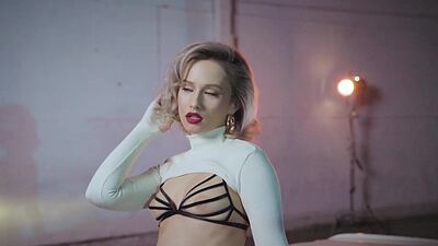 Perfect ass teen posing and striptease so babe exposed her amazing booty