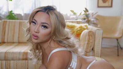 Big booty Asian teen babe posed in sexy lingerie and revealed curvy body