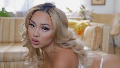 Big booty Asian teen babe posed in sexy lingerie and revealed curvy body