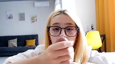 BLOWJOB FROM a CUTIE WITH BEAUTIFUL EYES