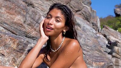 Tiny Mexican teen hottie Carolina Reyes gets fully naked on the beach