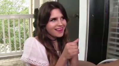 Raquel Roper: Epic Thumb Tease