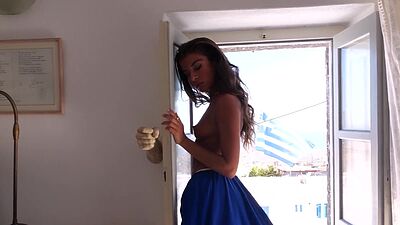 Italian teen Chiara Bianchino shows perfect round ass after passion posing