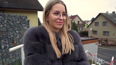 Public 21yo lady fucked by big dick in wet pussy hole