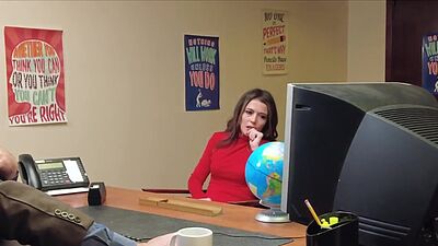 Face and pussy fucking sexy soccer mom in the office