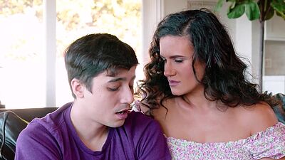 Stepson loves eating out his stepmoms milf pussy and making her wet