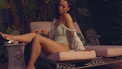 Busty Bryona Ashly posing in sexy lingerie and showed perfect natural body