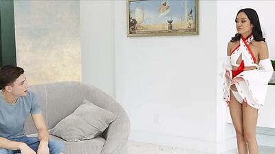 Asian cosplay hottie milks fat dick before convention