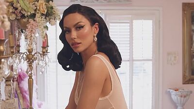 All natural American MILF babe Bryona Ashly solo striptease for Playboy