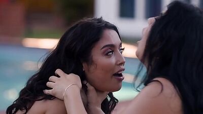 Bigtitted MILF banged hardcore by perverted fucker in 3way