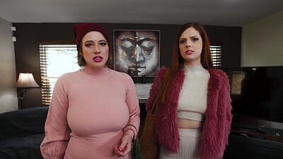 Stepbrotehr getting a double blowjob from Scarlett Mae and Riley Nixon