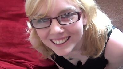 Nerdy English babe with short hair likes to suck it deep