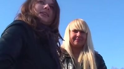 Hot college blowjob and sexy fuck in fresh air