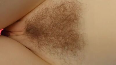 Hot solo girl Samantha masturbating fingering on Give Me Pi