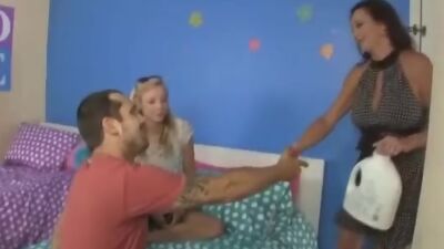 Don't Tell My Step Daughter3