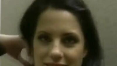 Lola Banks Flashes Her Boobs in a Mall