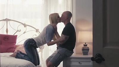 Blonde girlfriend making up for her guy with an erotic sex