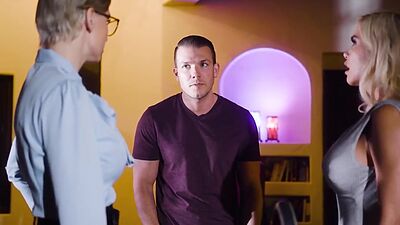 Sexy MILF penetrated by horny dude in wet pussy hole