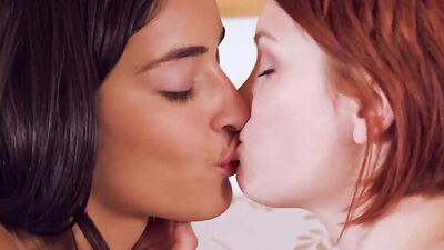 Masturbating redhead dyke pussylicked in 69 by her GF