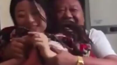 amateur chinese belly and tits flashing