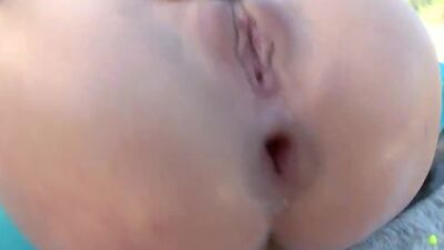 Valentina and her Juicy Round ass