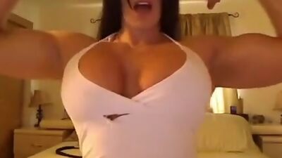 Muscled woman shows her scones popping out on webcam