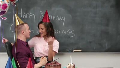 Cum Open Your Gift, Coach!